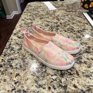 Youth Alparagata candy pink tie dye canvas Toms